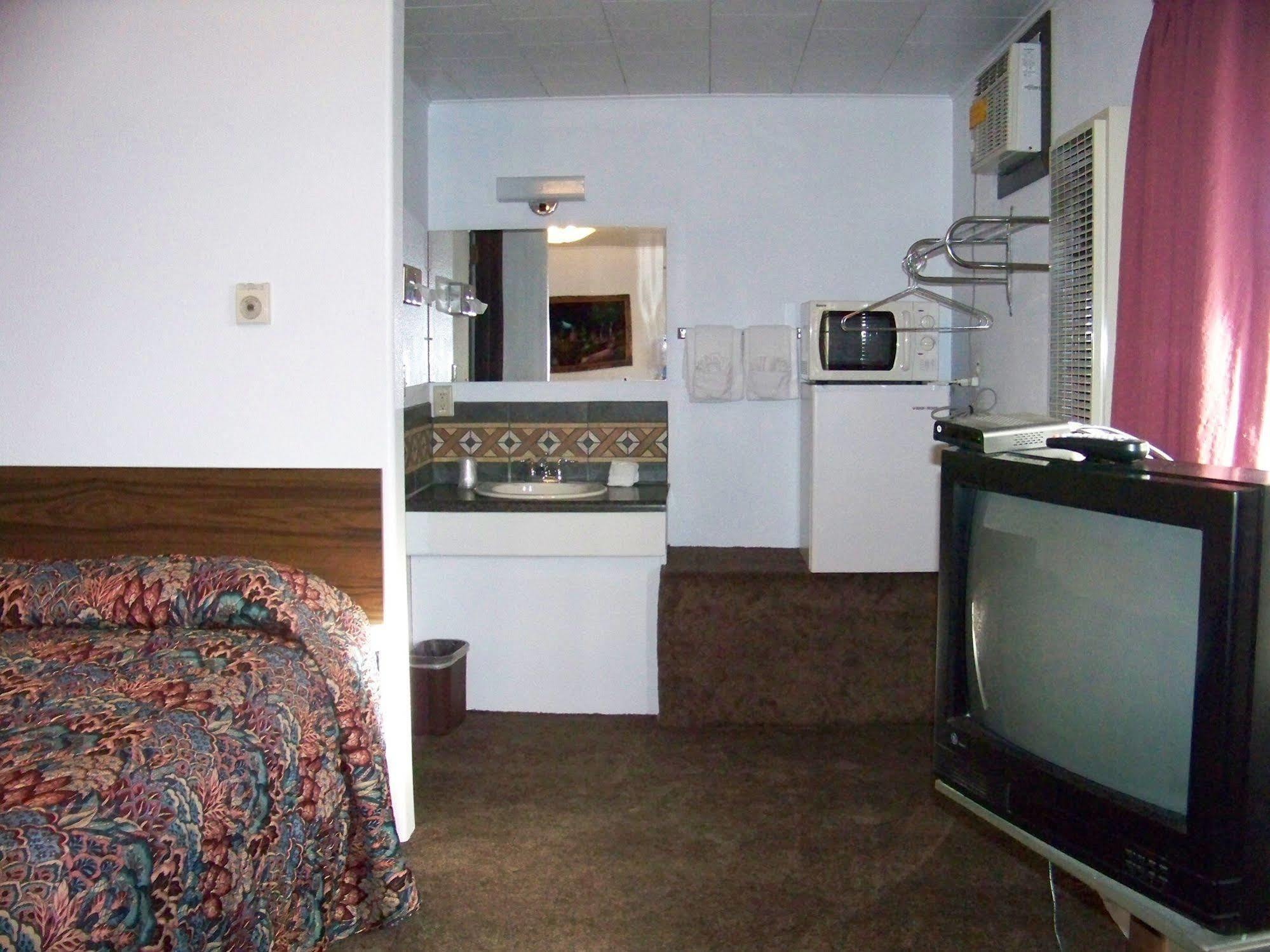 Bell'S Motor Lodge Motel - Spearfish Exterior photo